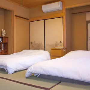 Huge Japanese House - Shibuya 22 Min Direct Train 山手線大塚站走路10分鐘，電車到池袋只要3分鐘，新宿12分鐘，日式獨棟民家風超級大大大房子！ 東京都